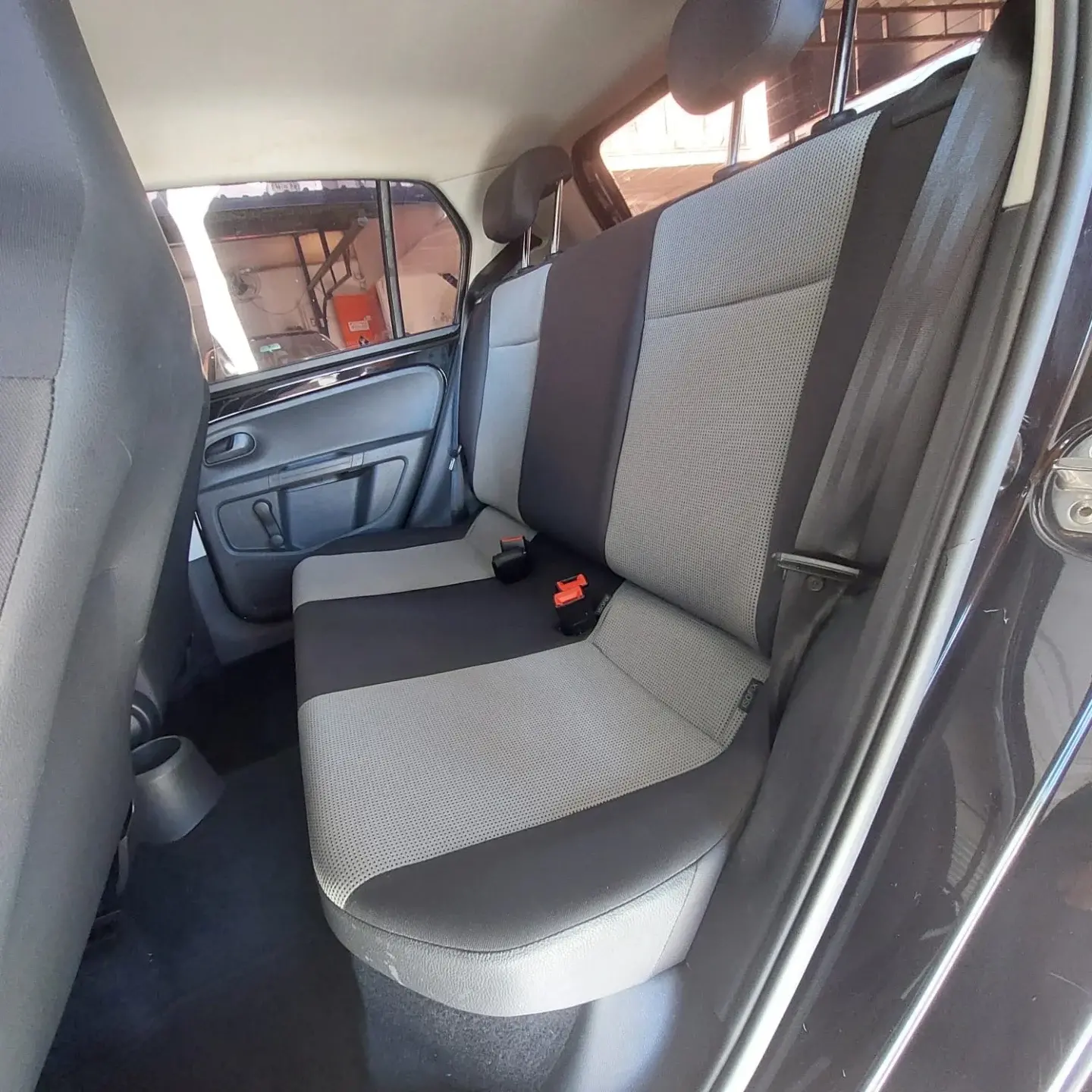 VOLKSWAGEN UP - Foto