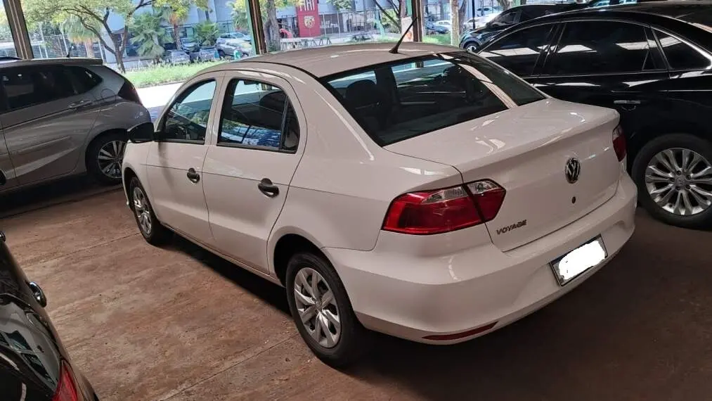 VOLKSWAGEN Voyage - Foto