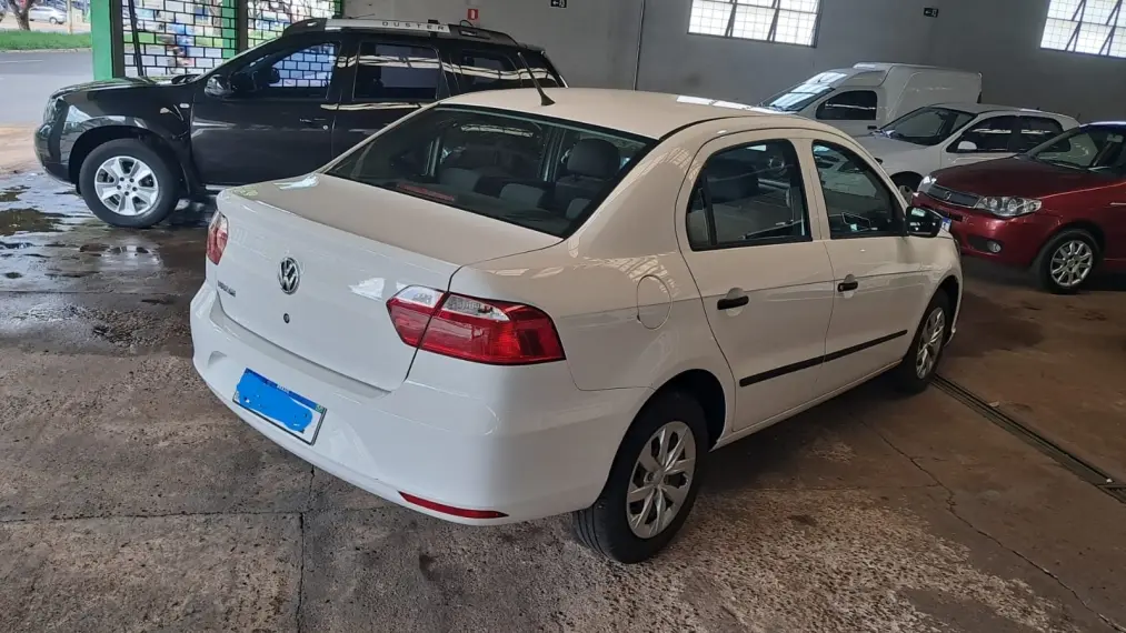VOLKSWAGEN Voyage - Foto