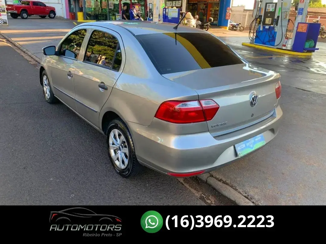 VOLKSWAGEN Voyage - Foto