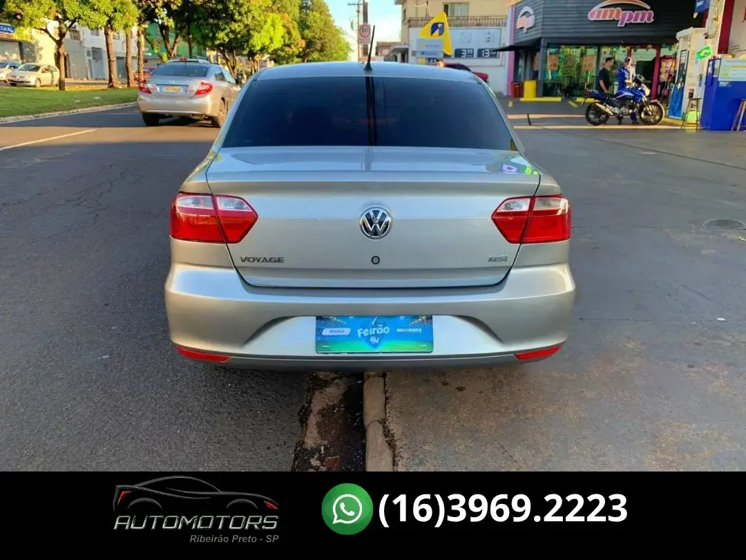 VOLKSWAGEN Voyage - Foto