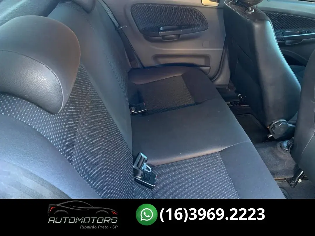 VOLKSWAGEN Voyage - Foto