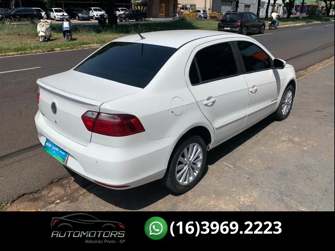 VOLKSWAGEN Voyage - Foto