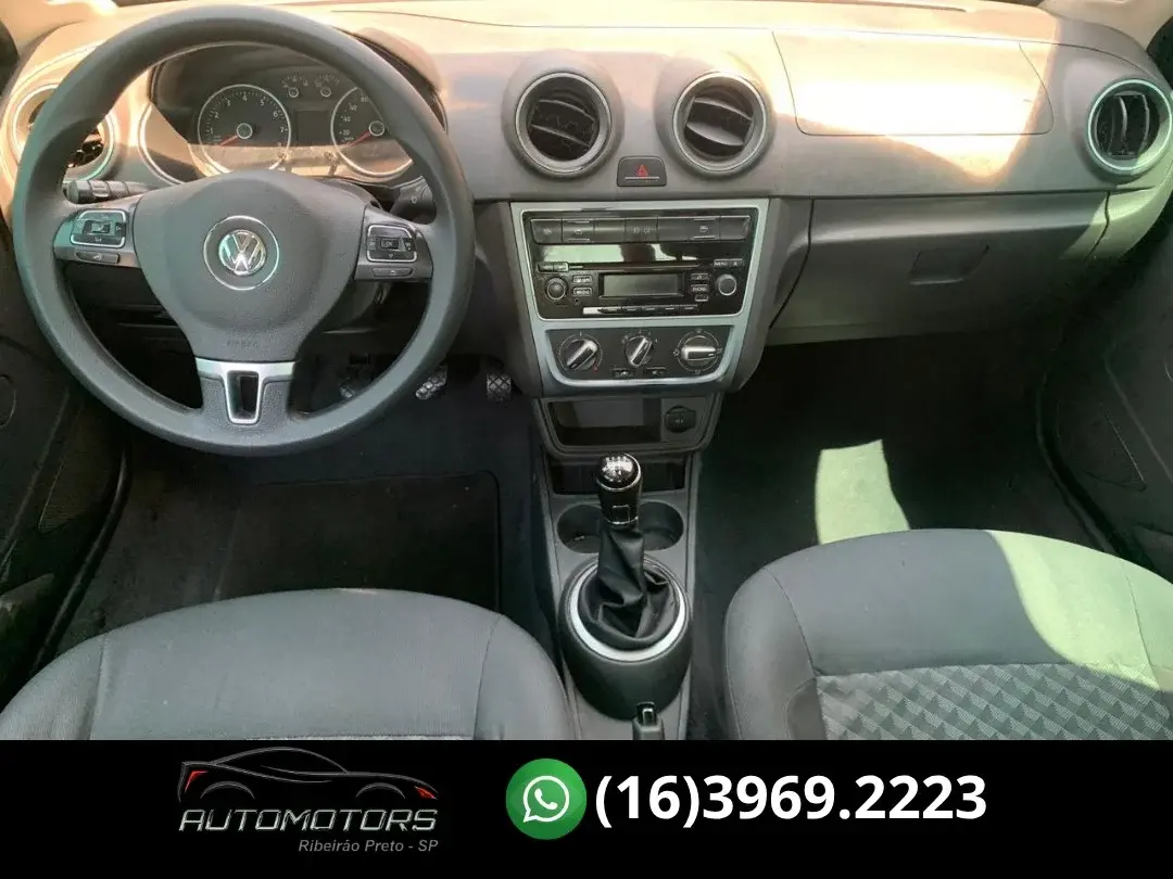 VOLKSWAGEN Voyage - Foto