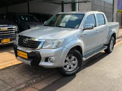 TOYOTA Hilux Caminhonete 2.7 16V 4P SR FLEX CABINE DUPLA AUTOM�TICO