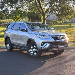 TOYOTA Hilux SW4 2.7 16V 4P FLEX SRV 7 LUGARES AUTOMÁTICO