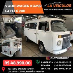 VOLKSWAGEN Kombi 1.4 FLEX STD 9 LUGARES