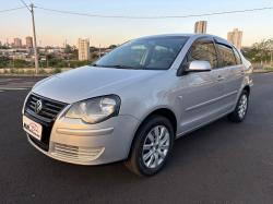 VOLKSWAGEN Polo Sedan 1.6 4P FLEX