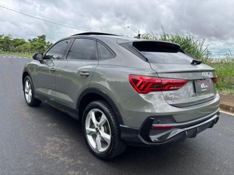 AUDI Q3 2.0 4P 40 TFSI SPORTBACK PERMORMANCE BLACK PLUS QUATTRO TIPTRONIC AUTOM�TICO, Foto 4