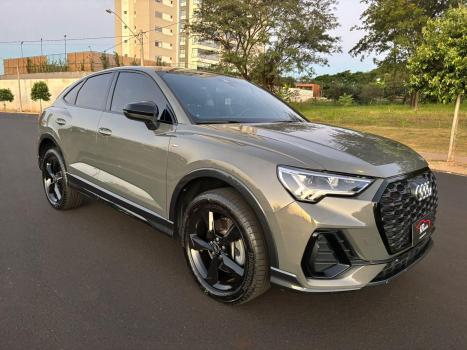AUDI Q3 2.0 4P 40 TFSI SPORTBACK PERMORMANCE BLACK PLUS QUATTRO TIPTRONIC AUTOM�TICO, Foto 2