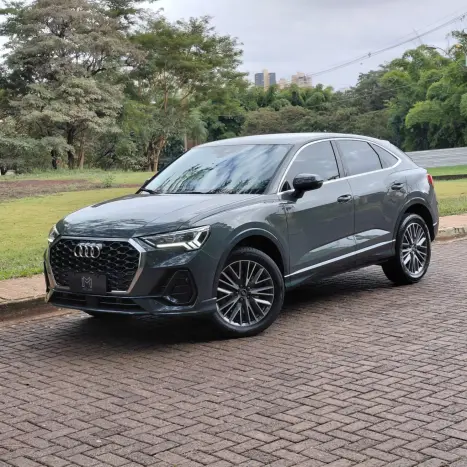 AUDI Q3 2.0 4P TFSI AMBIENTE QUATTRO S-TRONIC AUTOMÁTICO, Foto 2