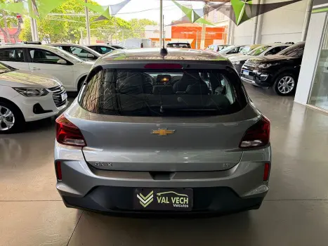 CHEVROLET Onix Hatch 1.0 4P FLEX LT, Foto 16 CHEVROLET Onix Hatch 1.0 4P FLEX LT, Foto 16