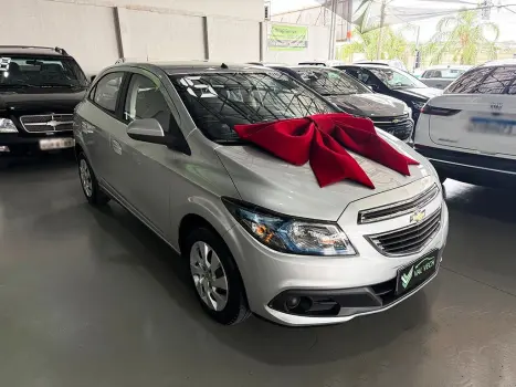 CHEVROLET Onix Hatch 1.4 4P FLEX LT, Foto 3