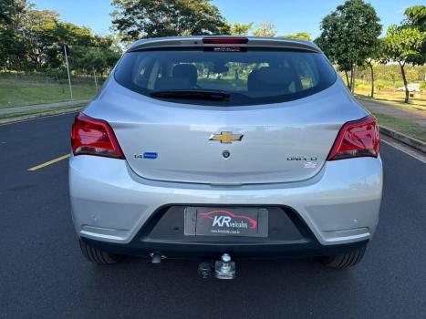 CHEVROLET Onix Hatch 1.4 4P FLEX LT, Foto 5