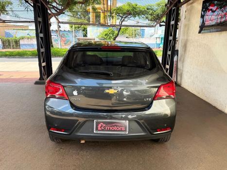 CHEVROLET Onix Hatch 1.4 4P FLEX LTZ AUTOM�TICO, Foto 13