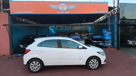 CHEVROLET Onix Hatch 1.4 4P FLEX LT, Foto 5