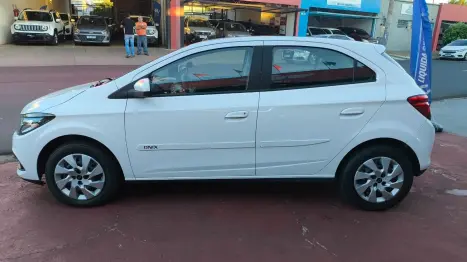 CHEVROLET Onix Hatch 1.4 4P FLEX LT, Foto 6