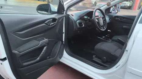 CHEVROLET Onix Hatch 1.4 4P FLEX LT, Foto 13