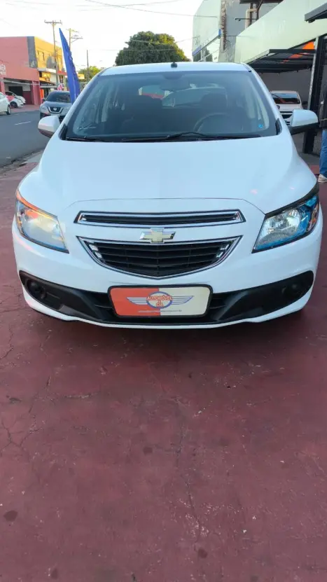 CHEVROLET Onix Hatch 1.4 4P FLEX LT, Foto 16