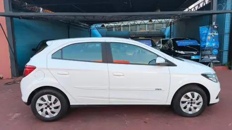 CHEVROLET Onix Hatch 1.4 4P FLEX LT, Foto 18