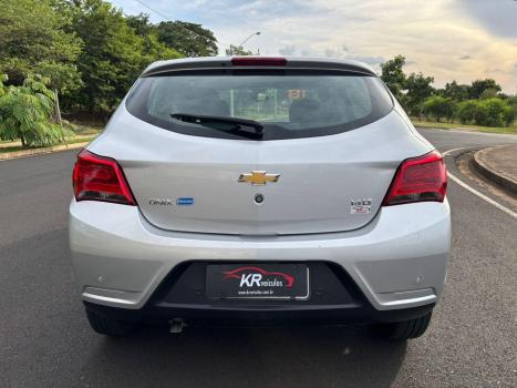 CHEVROLET Onix Hatch 1.4 4P FLEX LT, Foto 5