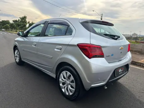 CHEVROLET Onix Hatch 1.4 4P FLEX LT, Foto 6