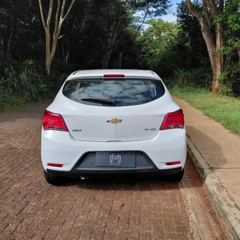 CHEVROLET Onix Hatch 1.4 4P FLEX ACTIV, Foto 12