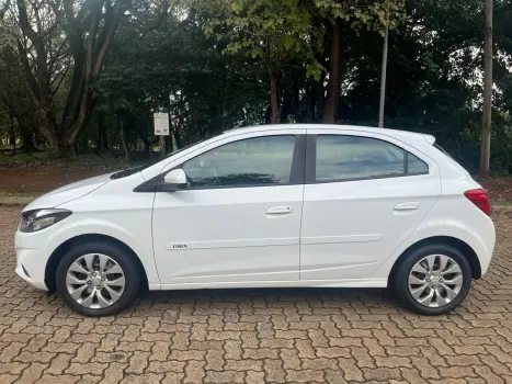 CHEVROLET Onix Hatch 1.4 4P FLEX LT, Foto 4
