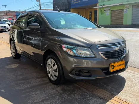 CHEVROLET Onix Hatch 1.4 4P FLEX LT, Foto 2