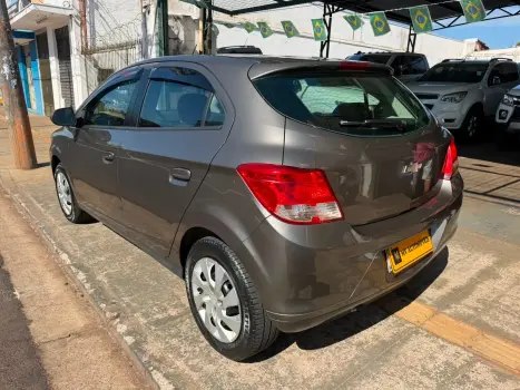 CHEVROLET Onix Hatch 1.4 4P FLEX LT, Foto 3