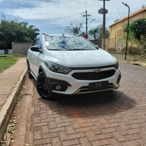 CHEVROLET Onix Hatch 1.4 4P FLEX ACTIV AUTOM�TICO, Foto 2