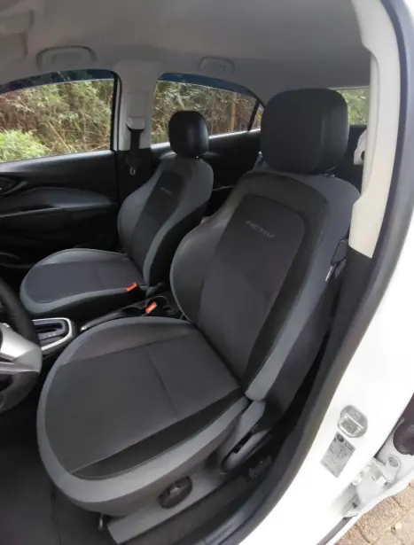 CHEVROLET Onix Hatch 1.4 4P FLEX ACTIV AUTOM�TICO, Foto 9