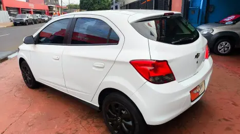 CHEVROLET Onix Hatch 1.4 4P FLEX LT, Foto 4