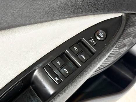 CHEVROLET Onix Sedan 1.0 12V 4P FLEX PREMIER PLUS TURBO AUTOMÁTICO, Foto 9 CHEVROLET Onix Sedan 1.0 12V 4P FLEX PREMIER PLUS TURBO AUTOMÁTICO, Foto 9