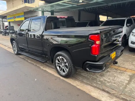 CHEVROLET Silverado 5.3 V8 1500 HIGH COUNTRY CABINE DUPLA 4X4 AUTOM�TICO, Foto 4