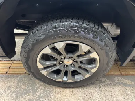 CHEVROLET Silverado 5.3 V8 1500 HIGH COUNTRY CABINE DUPLA 4X4 AUTOM�TICO, Foto 15