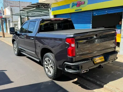 CHEVROLET Silverado 5.3 V8 1500 HIGH COUNTRY CABINE DUPLA 4X4 AUTOM�TICO, Foto 3