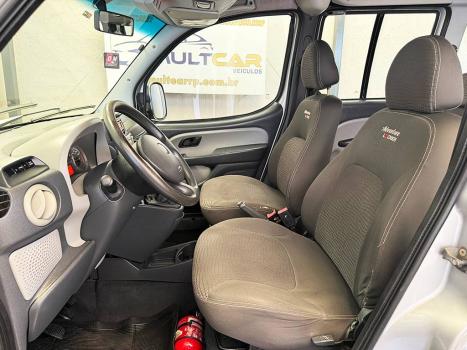 FIAT Doblo 1.8 16V 4P FLEX ADVENTURE, Foto 4