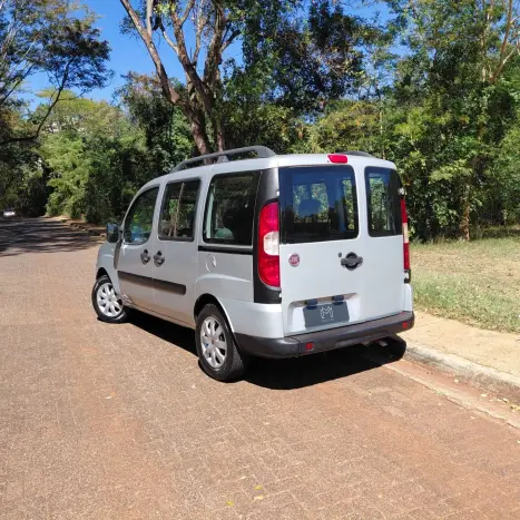FIAT Doblo 1.8 16V 4P FLEX ESSENCE 7 LUGARES, Foto 4