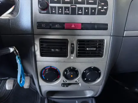 FIAT Strada 1.8 ADVENTURE CABINE ESTENDIDA, Foto 2