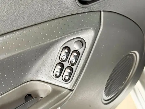 FORD Fiesta Hatch 1.0 4P, Foto 8