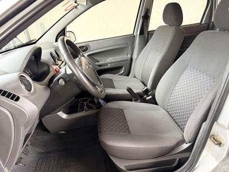 FORD Fiesta Hatch 1.6 4P, Foto 4