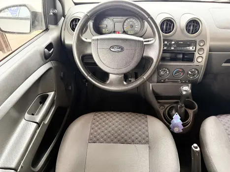 FORD Fiesta Hatch 1.6 4P, Foto 6