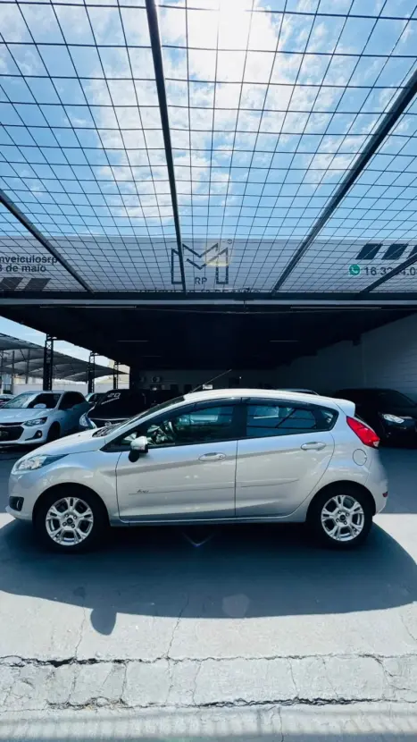 FORD Fiesta Hatch 1.6 16V 4P SEL FLEX, Foto 4