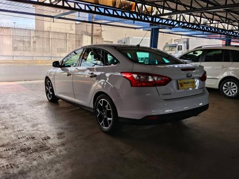 FORD Focus Hatch 2.0 16V 4P TITANIUM FLEX, Foto 4