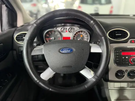FORD Focus Sedan 1.6 4P, Foto 8