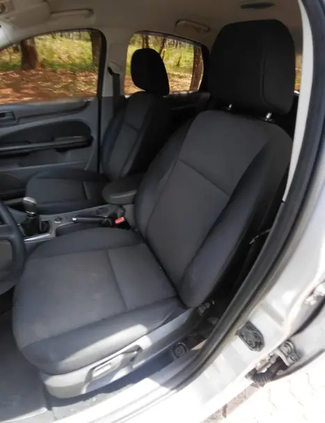 FORD Focus Sedan 1.6 4P, Foto 9