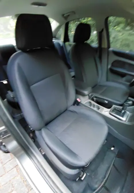 FORD Focus Sedan 2.0 16V 4P FC FLEX AUTOM�TICO, Foto 2