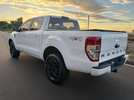 FORD Ranger 3.2 20V XLT 4X4 CABINE DUPLA TURBO DIESEL AUTOM�TICO, Foto 6