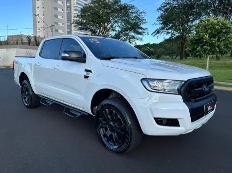 FORD Ranger 3.2 20V XLT 4X4 CABINE DUPLA TURBO DIESEL AUTOM�TICO, Foto 3